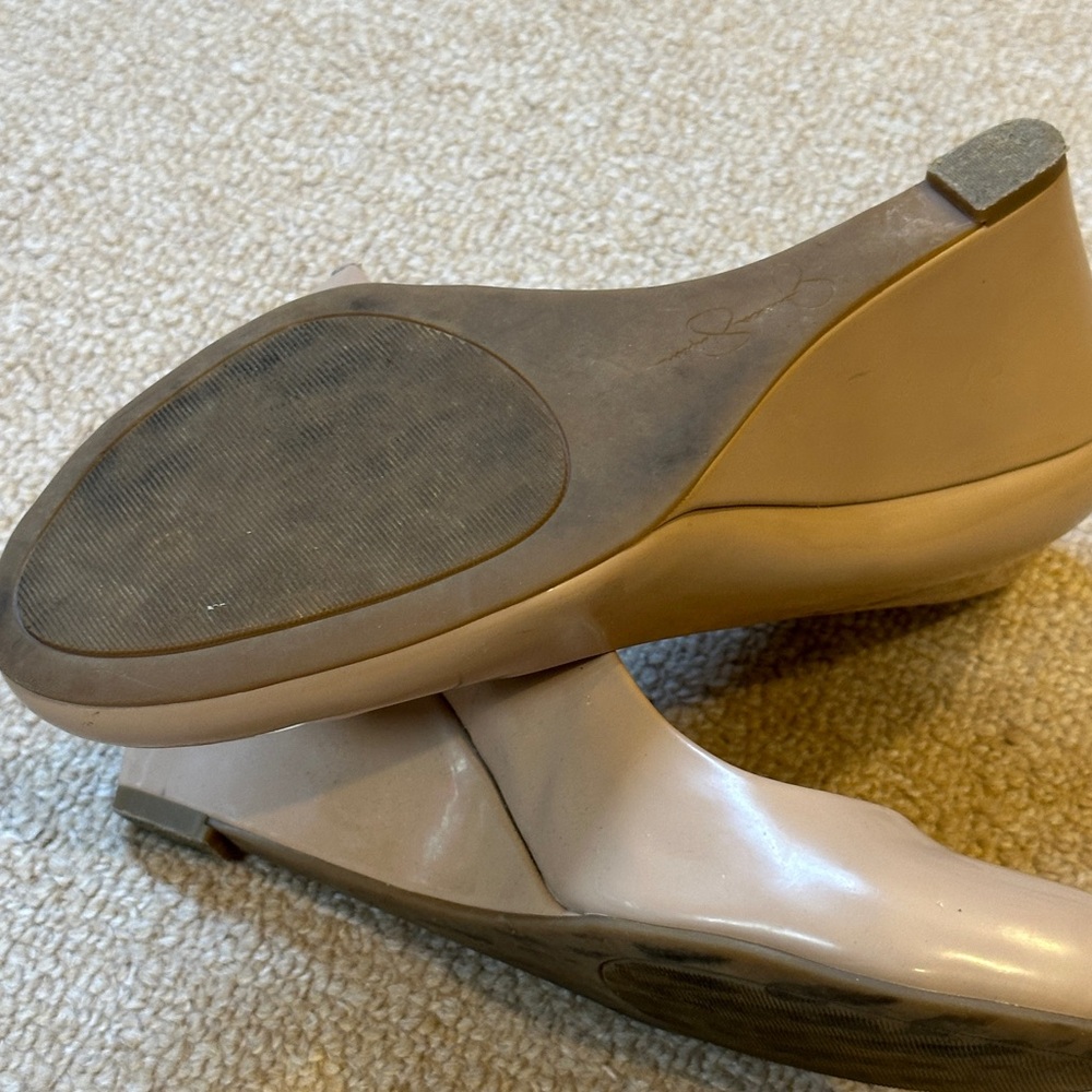 Jessica Simpson Tan Nude Wedge Heels - size 8 - Classic Style READ DESCRIPTION - Picture 6 of 15